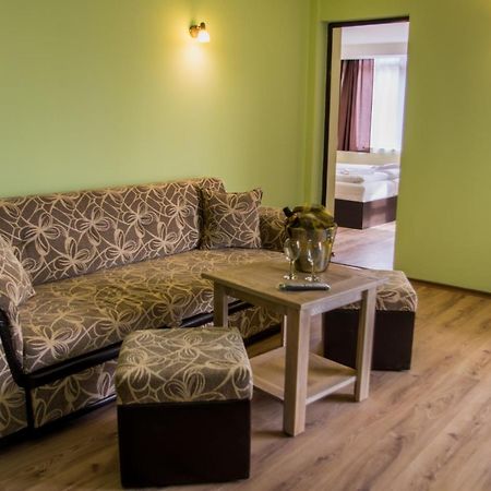 Family Hotel Virgin Рибарица Экстерьер фото