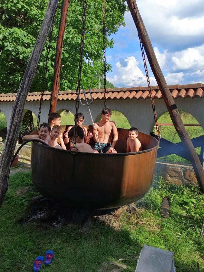 Family Hotel Virgin Рибарица Экстерьер фото