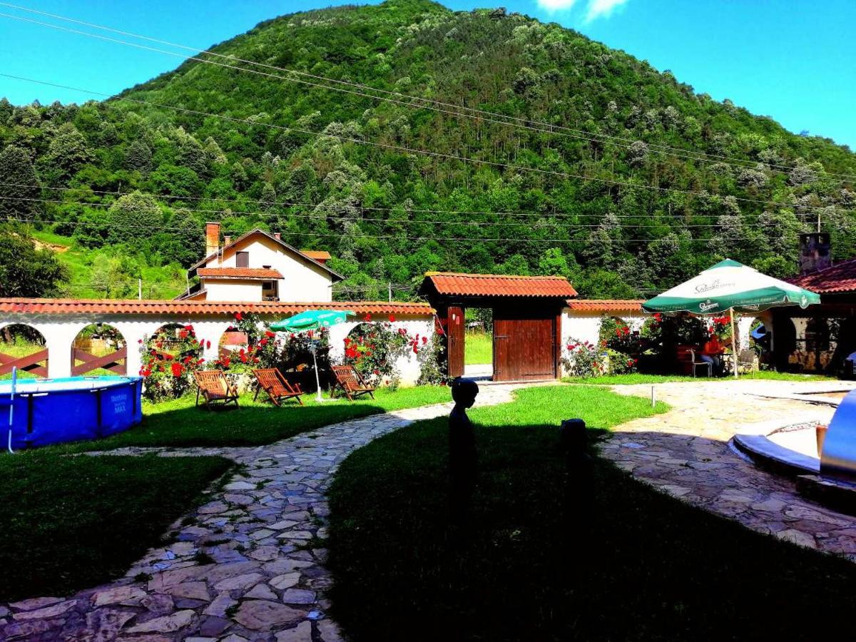 Family Hotel Virgin Рибарица Экстерьер фото