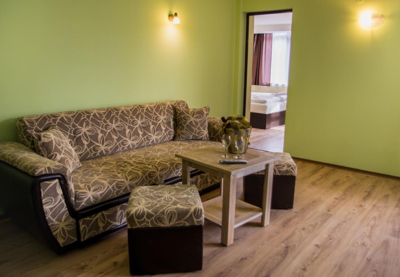 Family Hotel Virgin Рибарица Экстерьер фото